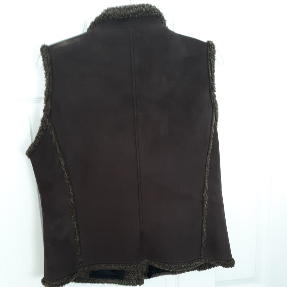 L.L Bean Sherpa Vest Womans size M EUC - Picture 3 of 3